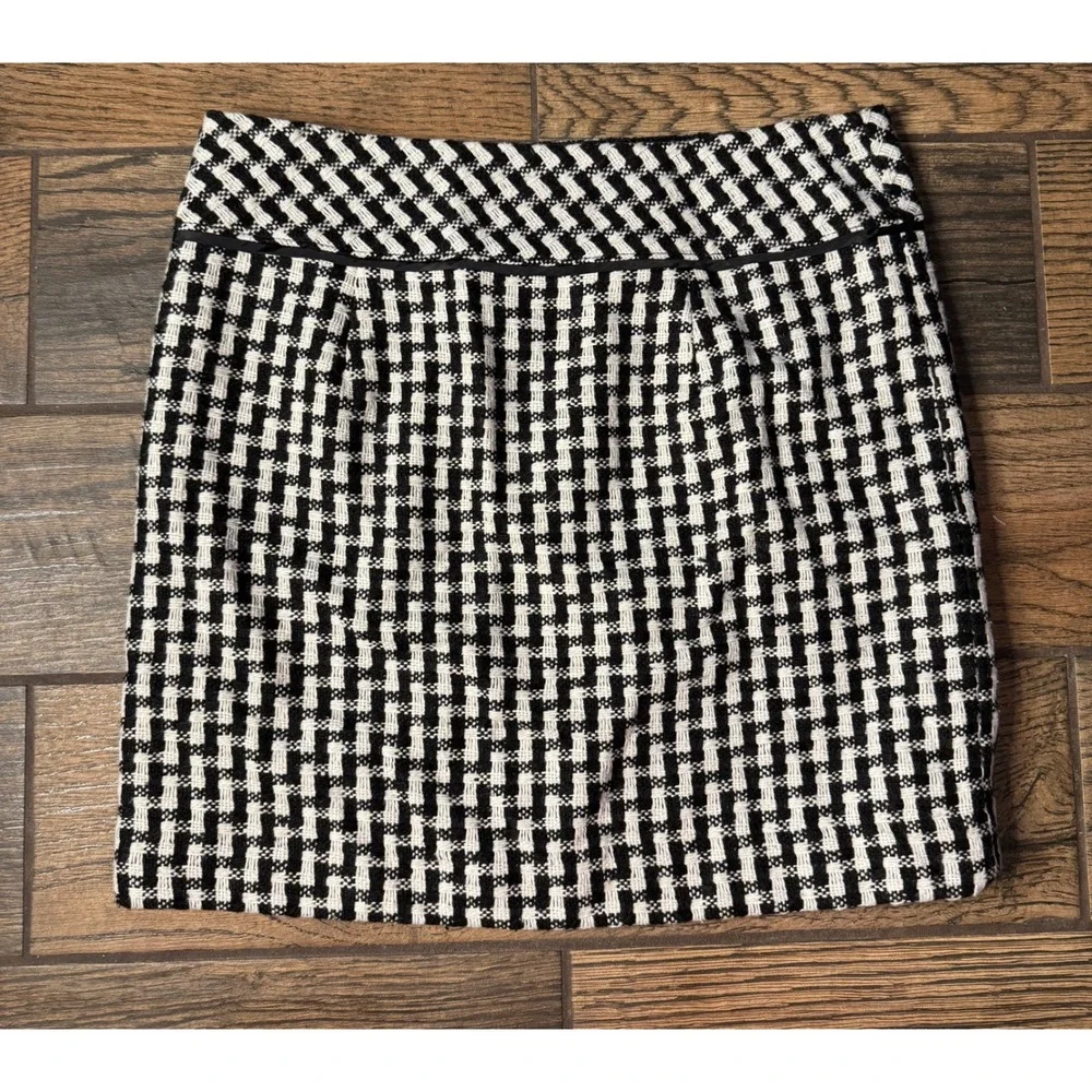 LOFT Women's Size 6 Black White Houndstooth Textured‎ Mini Skirt Lined NWT
